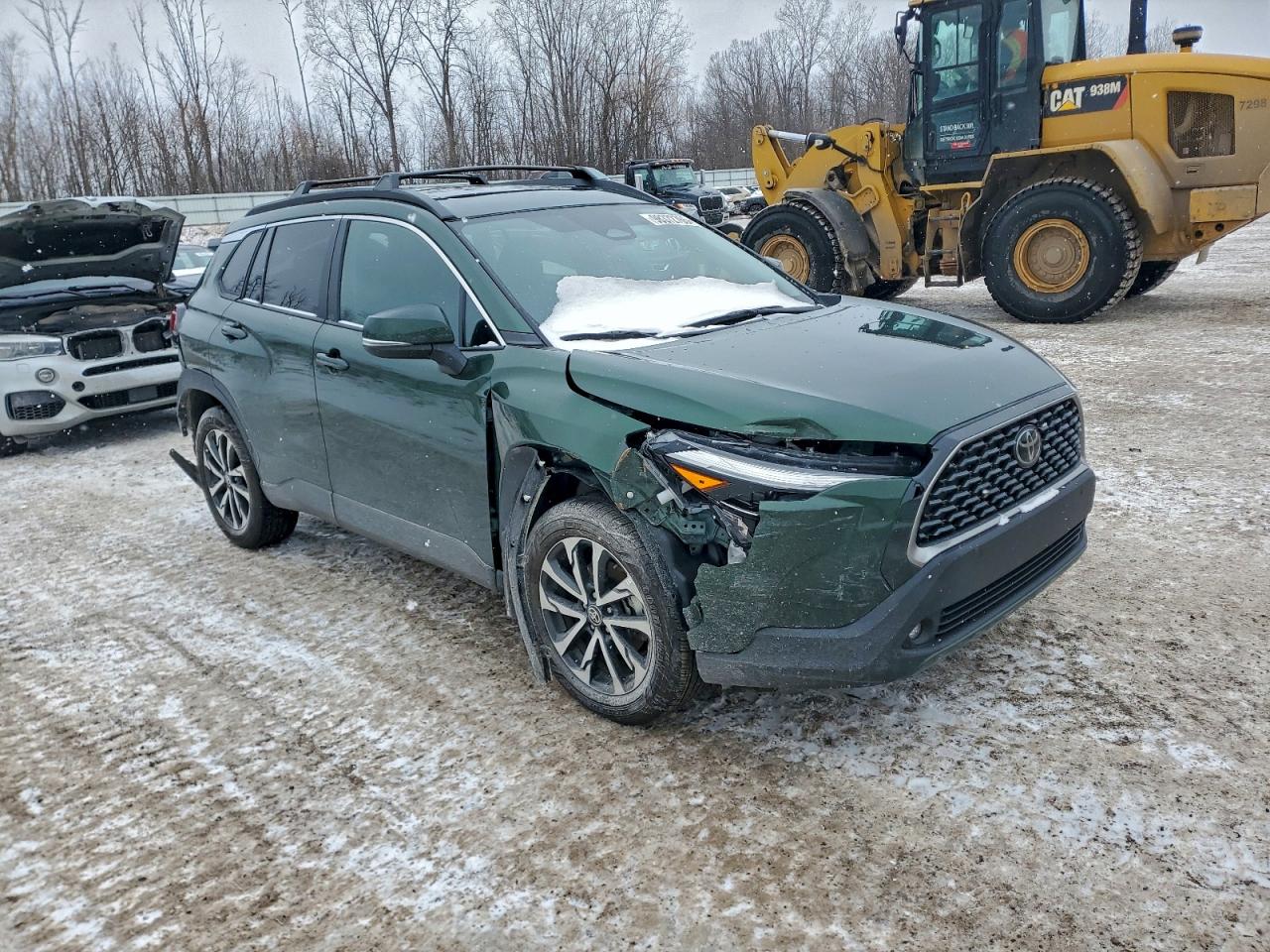 2024 TOYOTA COROLLA CROSS XLE photo 4