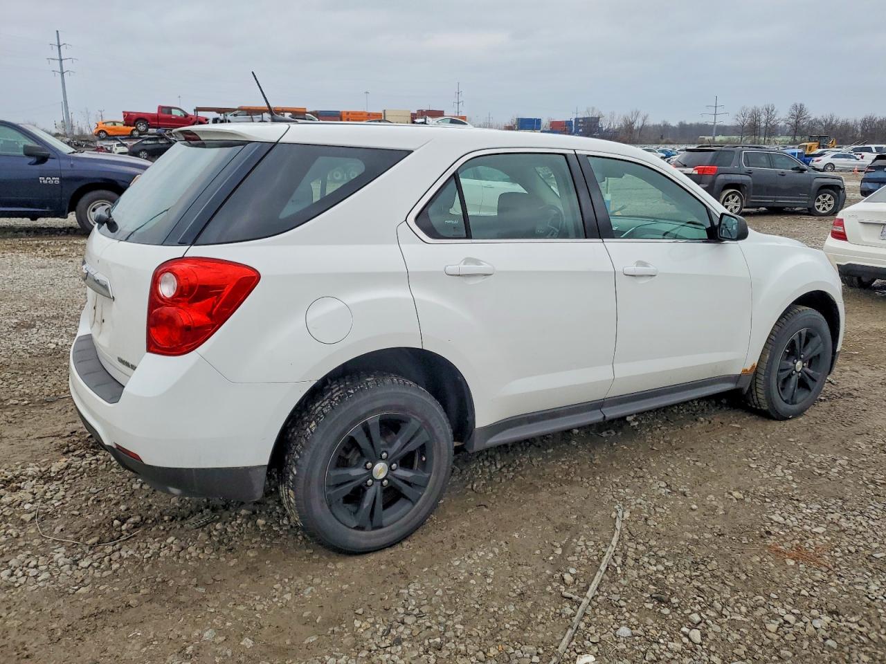 2015 CHEVROLET EQUINOX LS photo 3