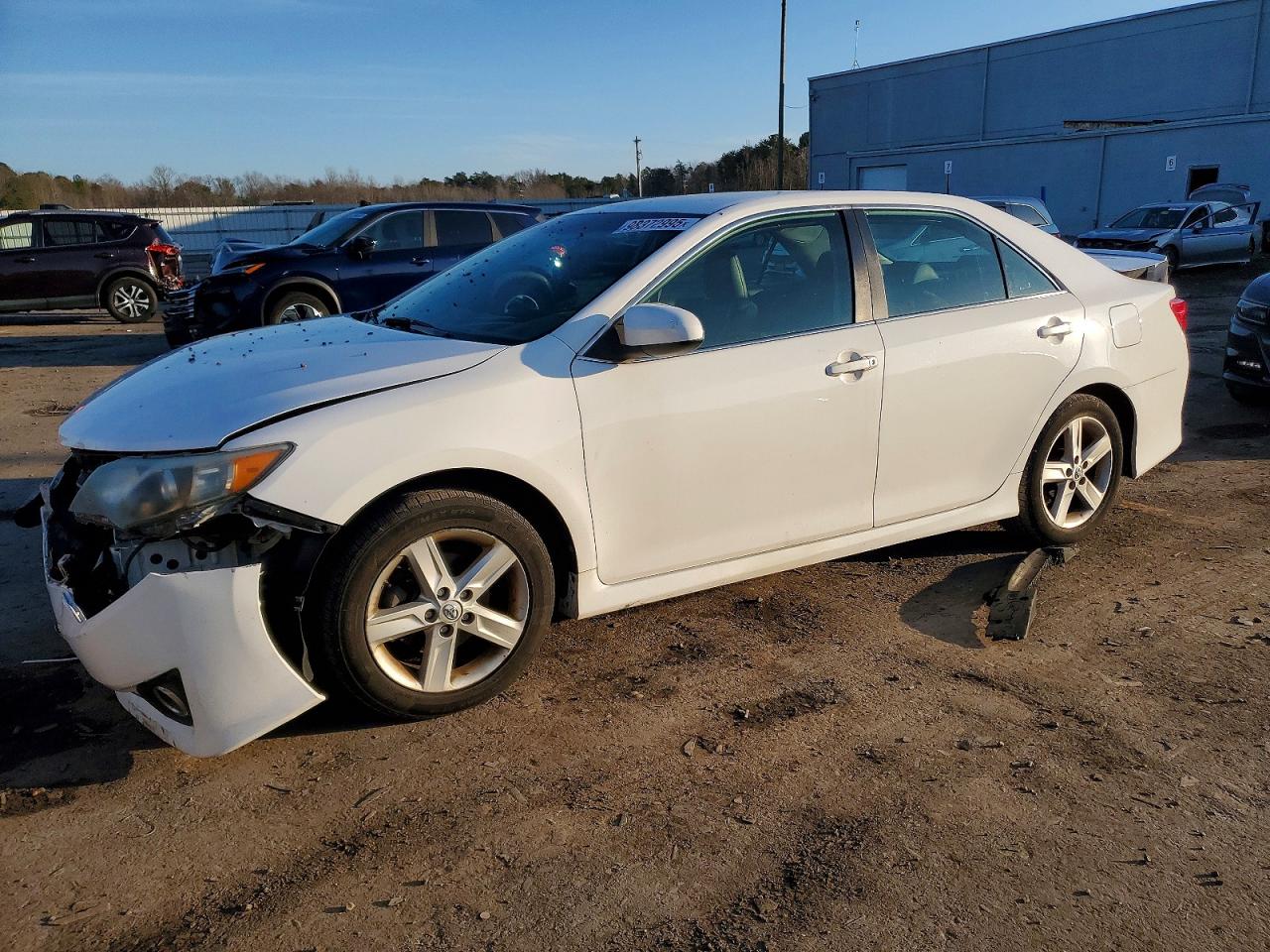 2014 TOYOTA CAMRY