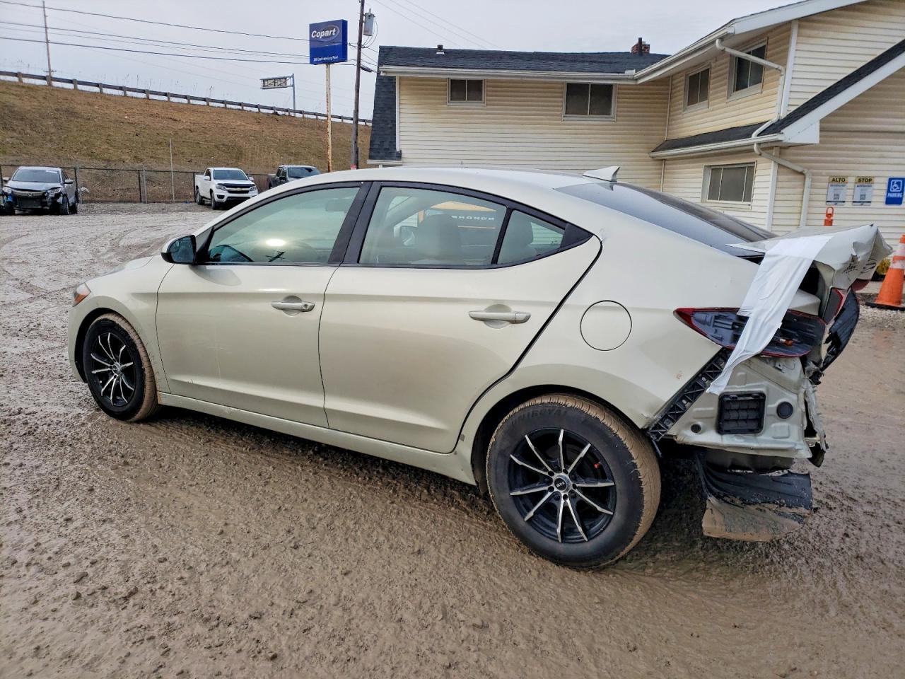 2017 HYUNDAI ELANTRA SE photo 2