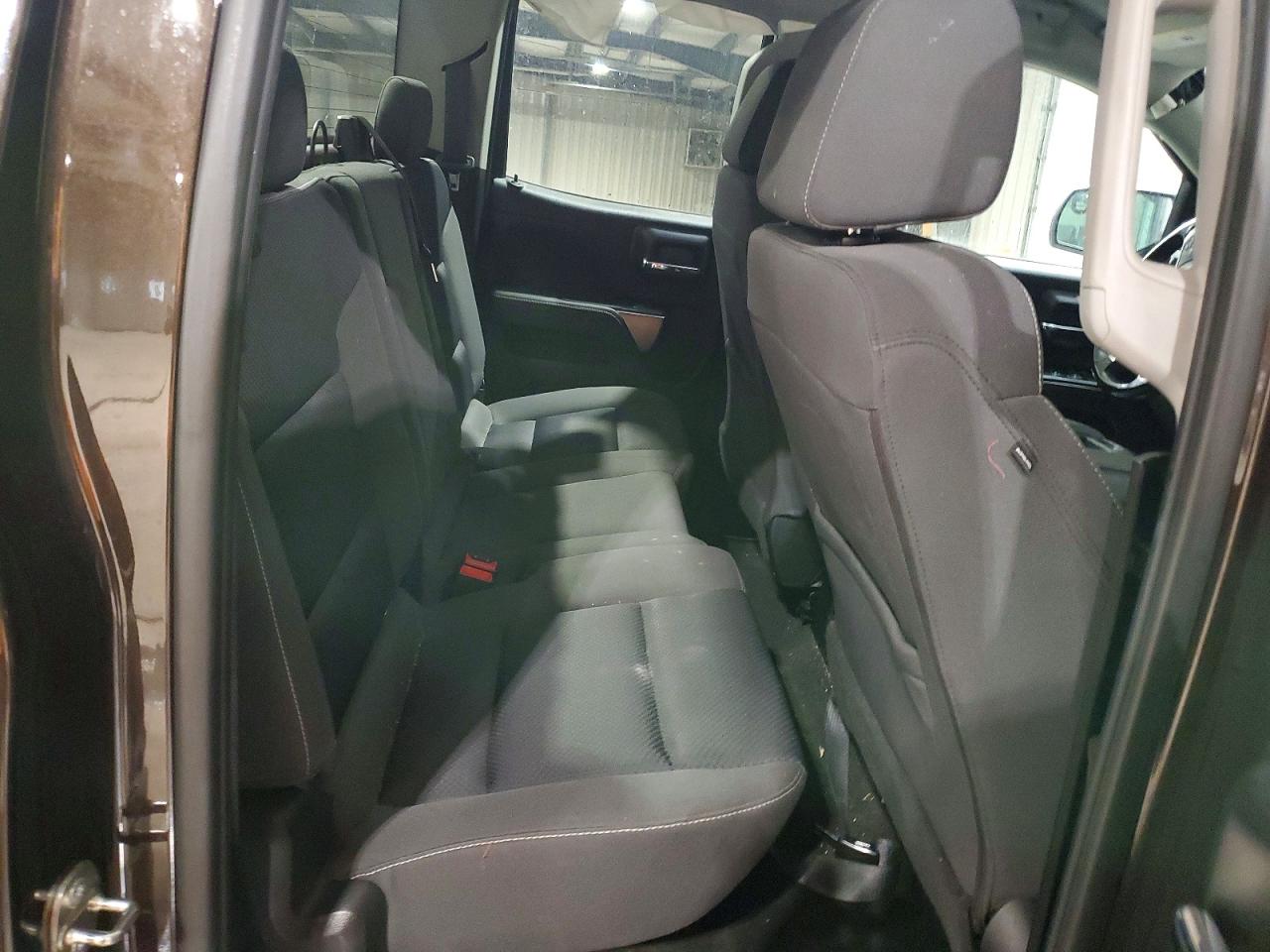 2018 CHEVROLET SILVERADO K1500 LT photo 10