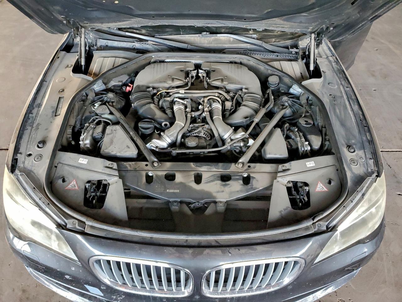 2013 BMW 750 LXI photo 11