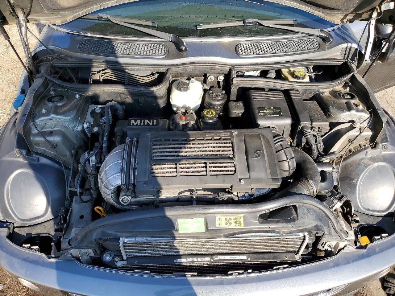 2004 MINI COOPER S photo 11