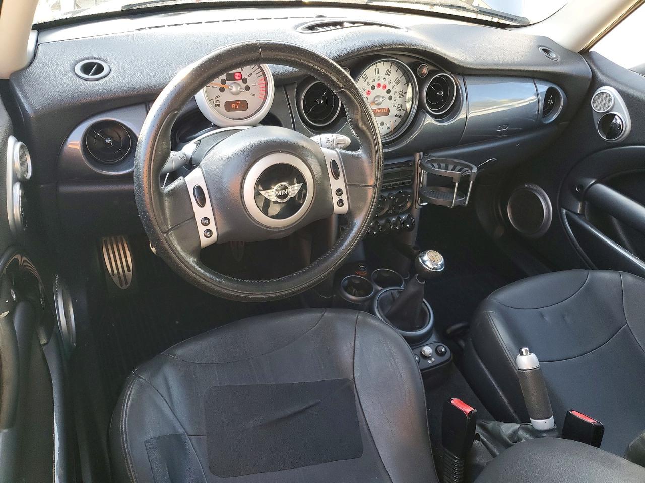2004 MINI COOPER S photo 8