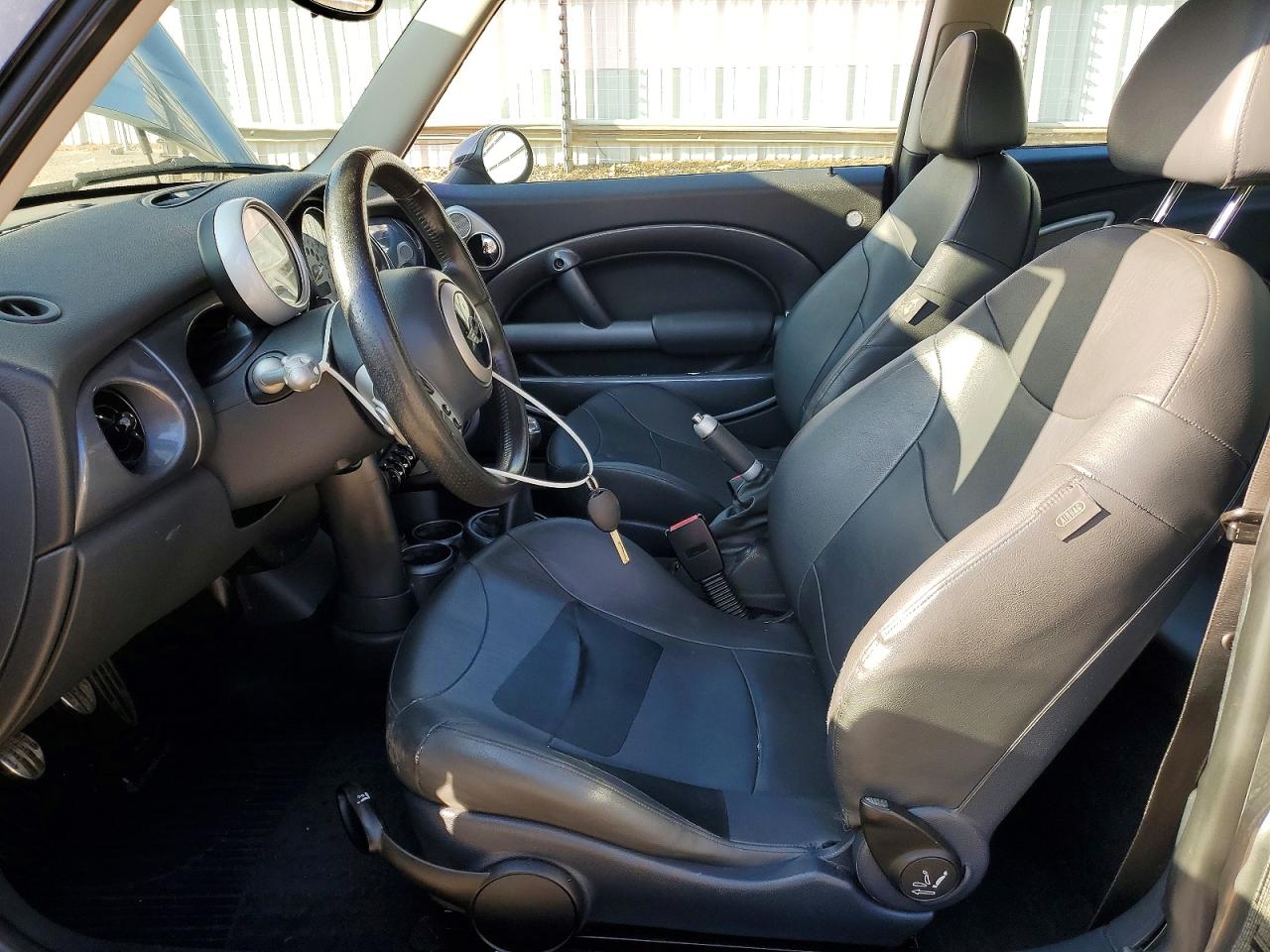 2004 MINI COOPER S photo 7