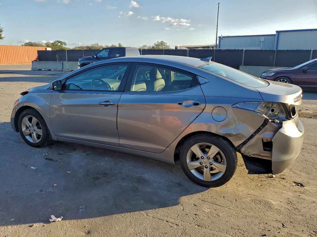 2013 HYUNDAI ELANTRA GLS photo 2