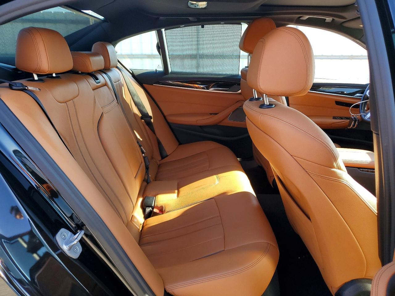 2021 BMW 530 XI photo 10
