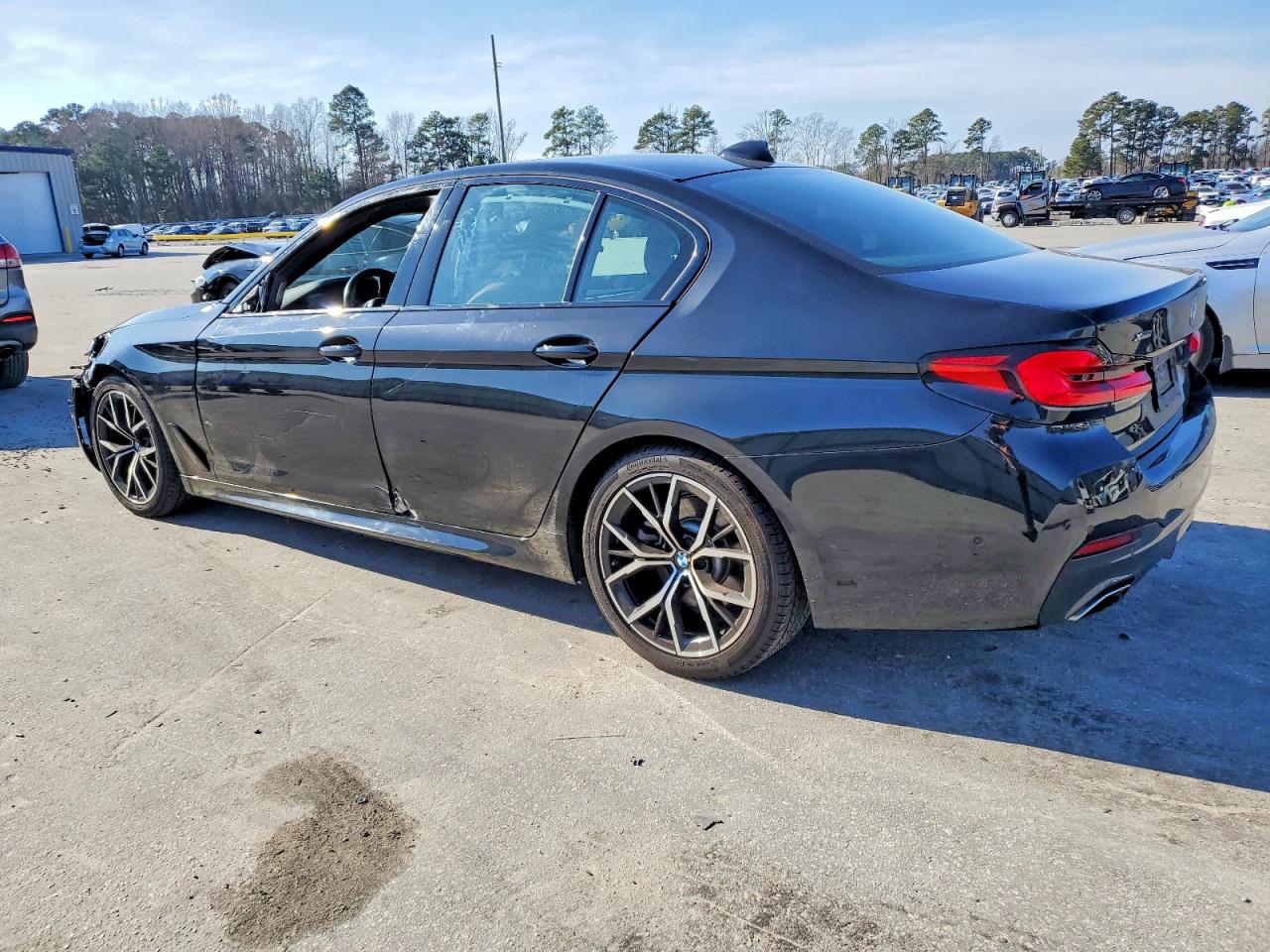 2021 BMW 530 XI photo 2
