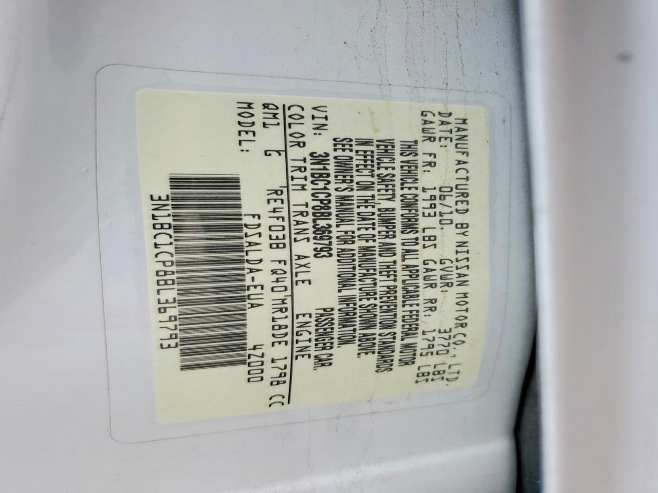 2011 NISSAN VERSA S photo 13