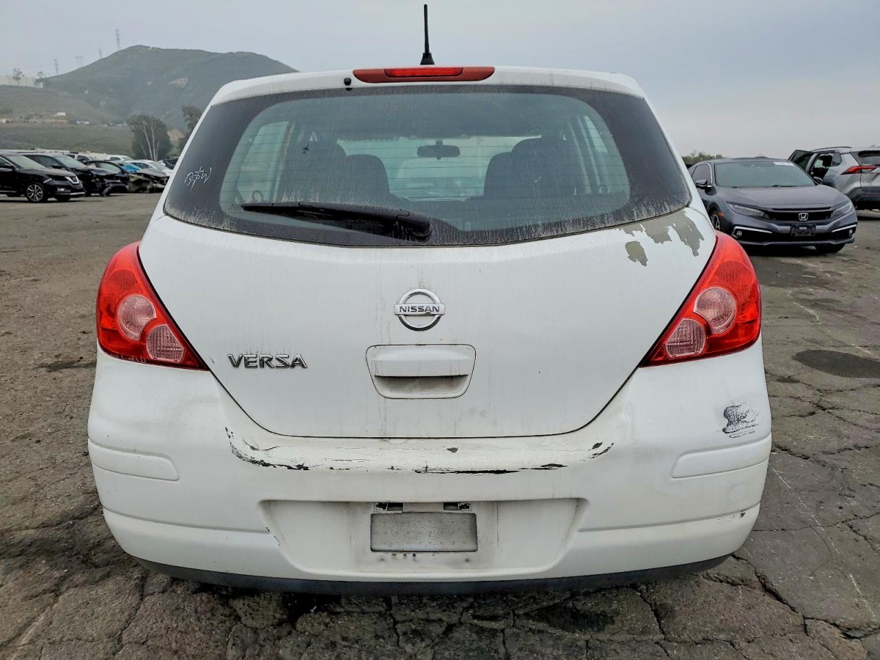 2011 NISSAN VERSA S photo 6