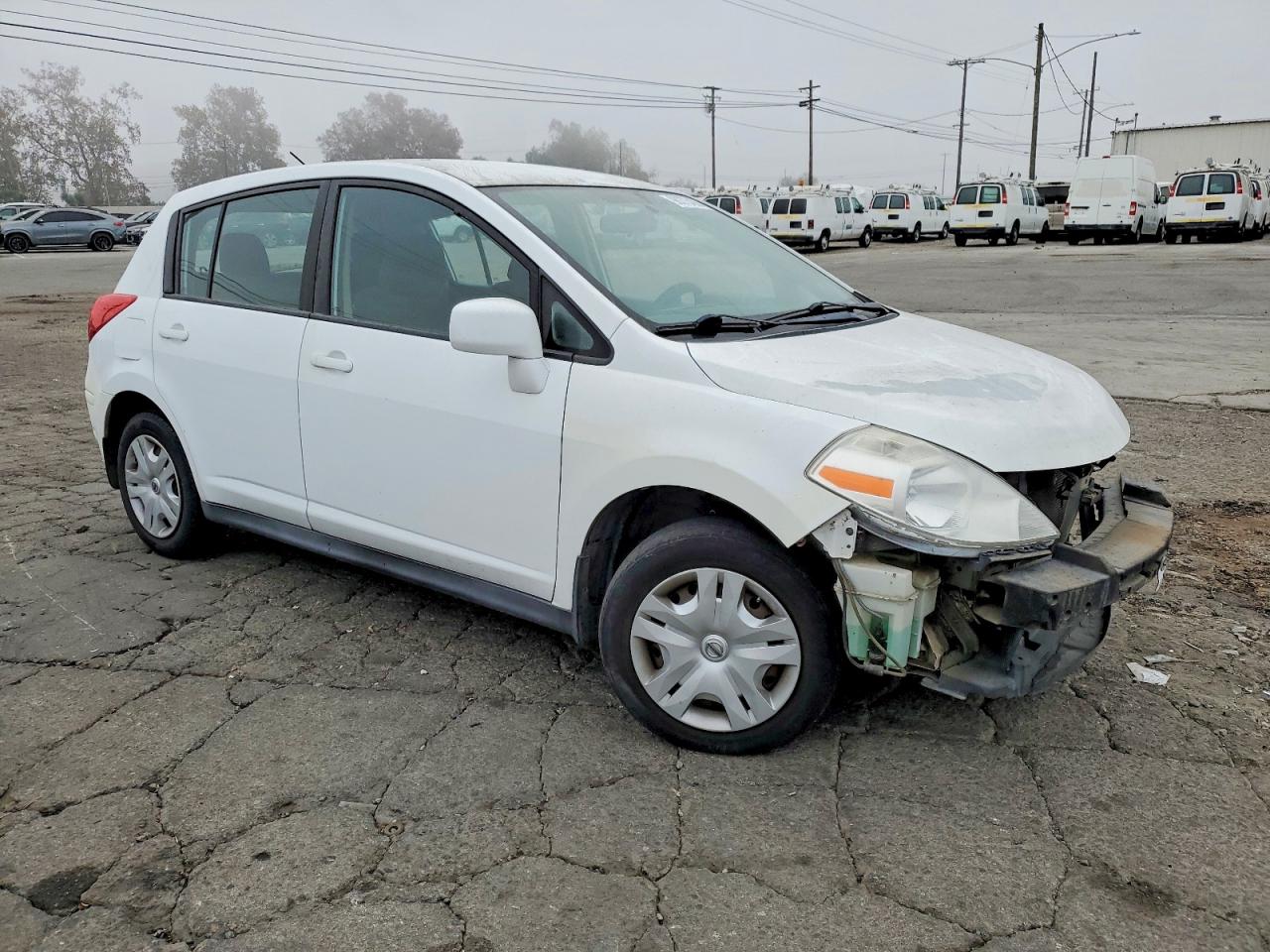2011 NISSAN VERSA S photo 4