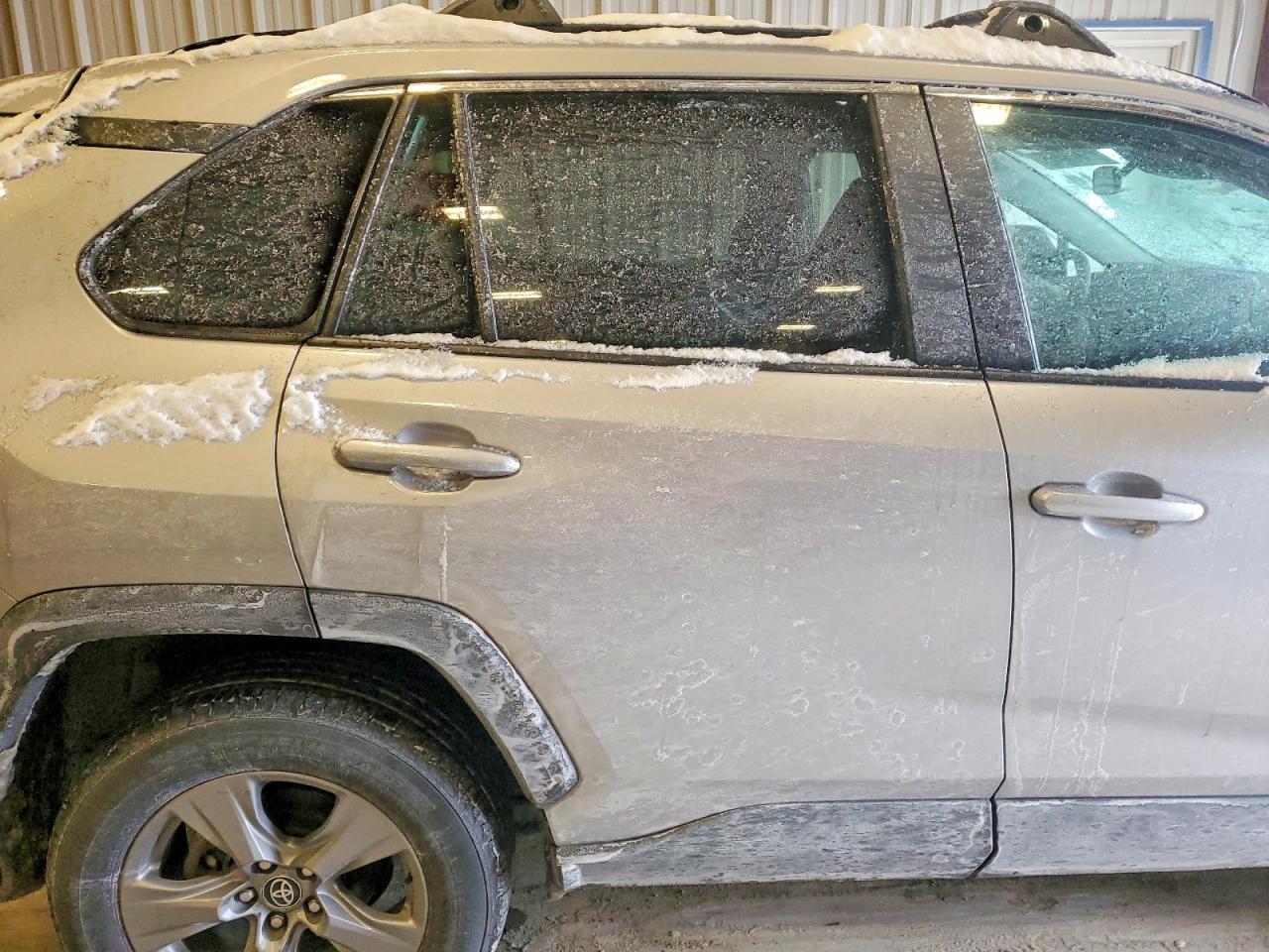 2024 TOYOTA RAV4 XLE photo 10