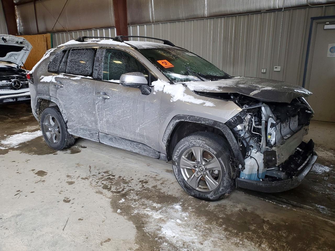 2024 TOYOTA RAV4 XLE photo 4