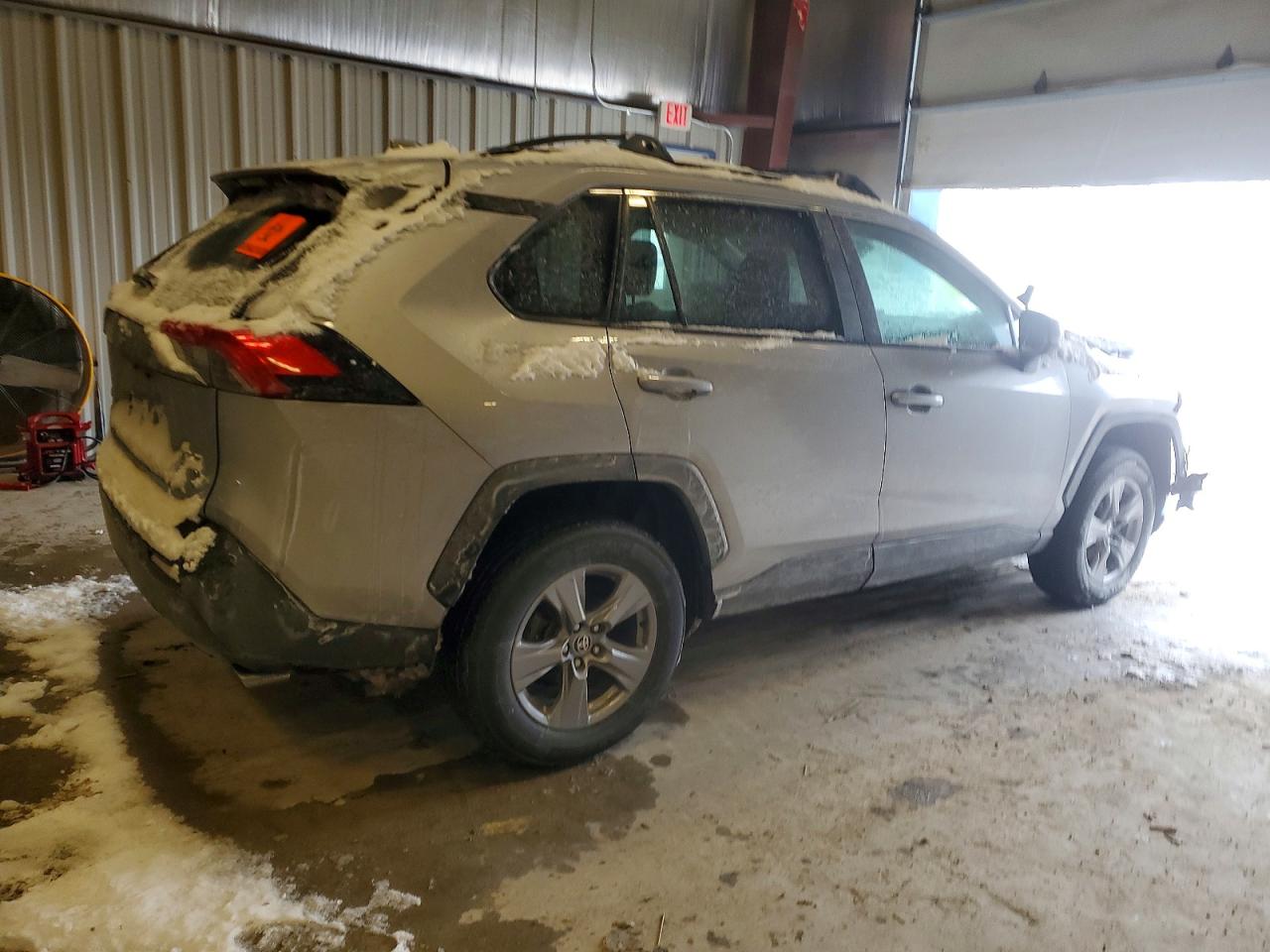 2024 TOYOTA RAV4 XLE photo 3