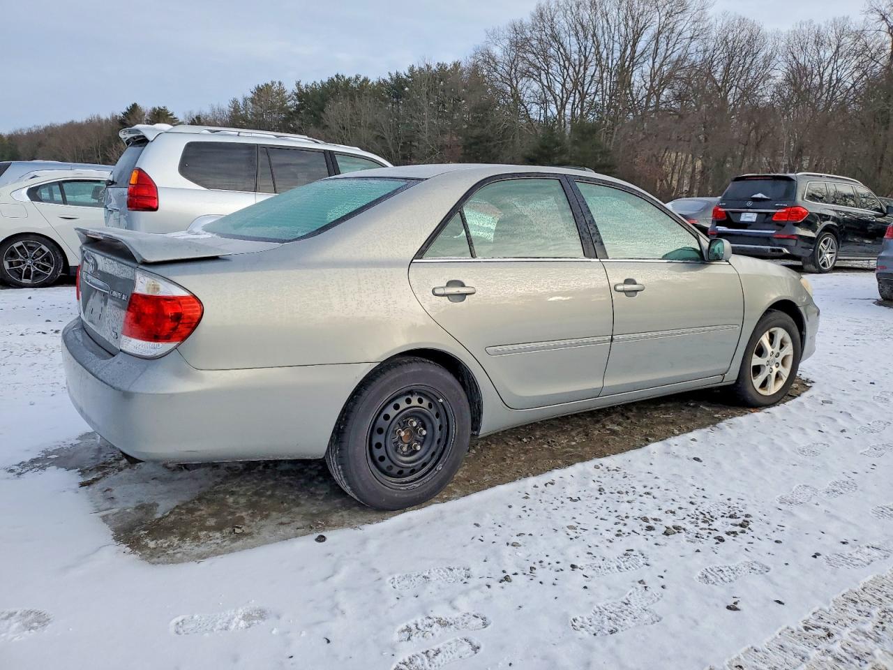 2006 TOYOTA CAMRY LE photo 3