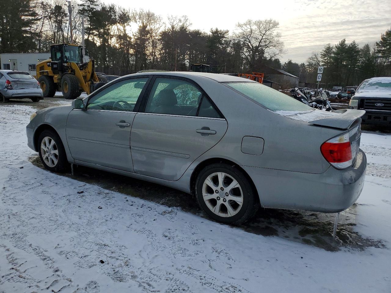 2006 TOYOTA CAMRY LE photo 2