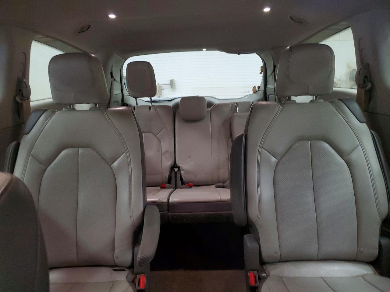 2020 CHRYSLER VOYAGER LXI photo 10