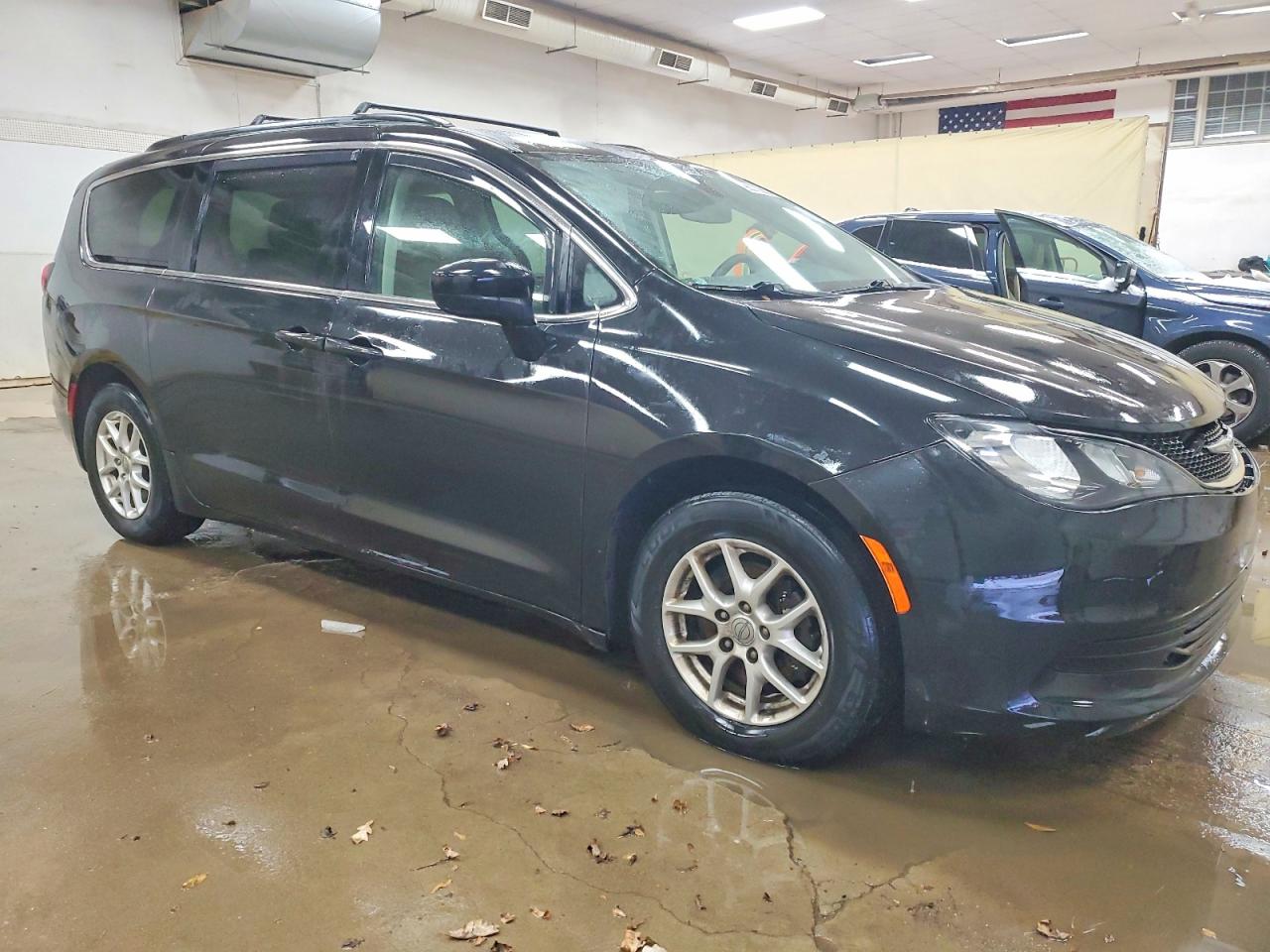 2020 CHRYSLER VOYAGER LXI photo 4