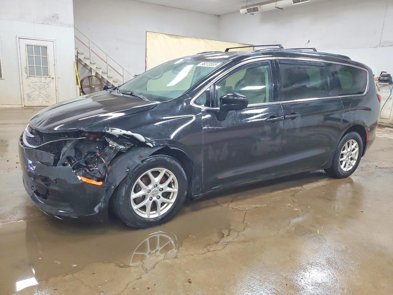 2020 CHRYSLER VOYAGER