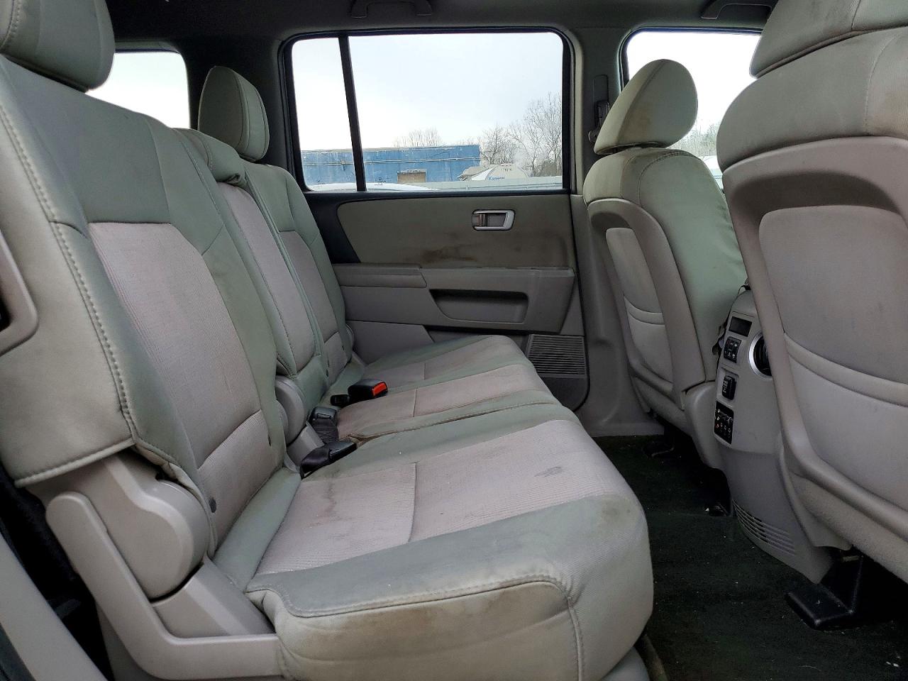 2015 HONDA PILOT SE photo 11