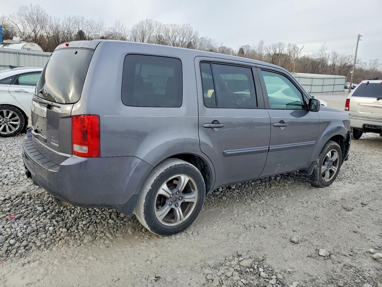 2015 HONDA PILOT SE photo 3