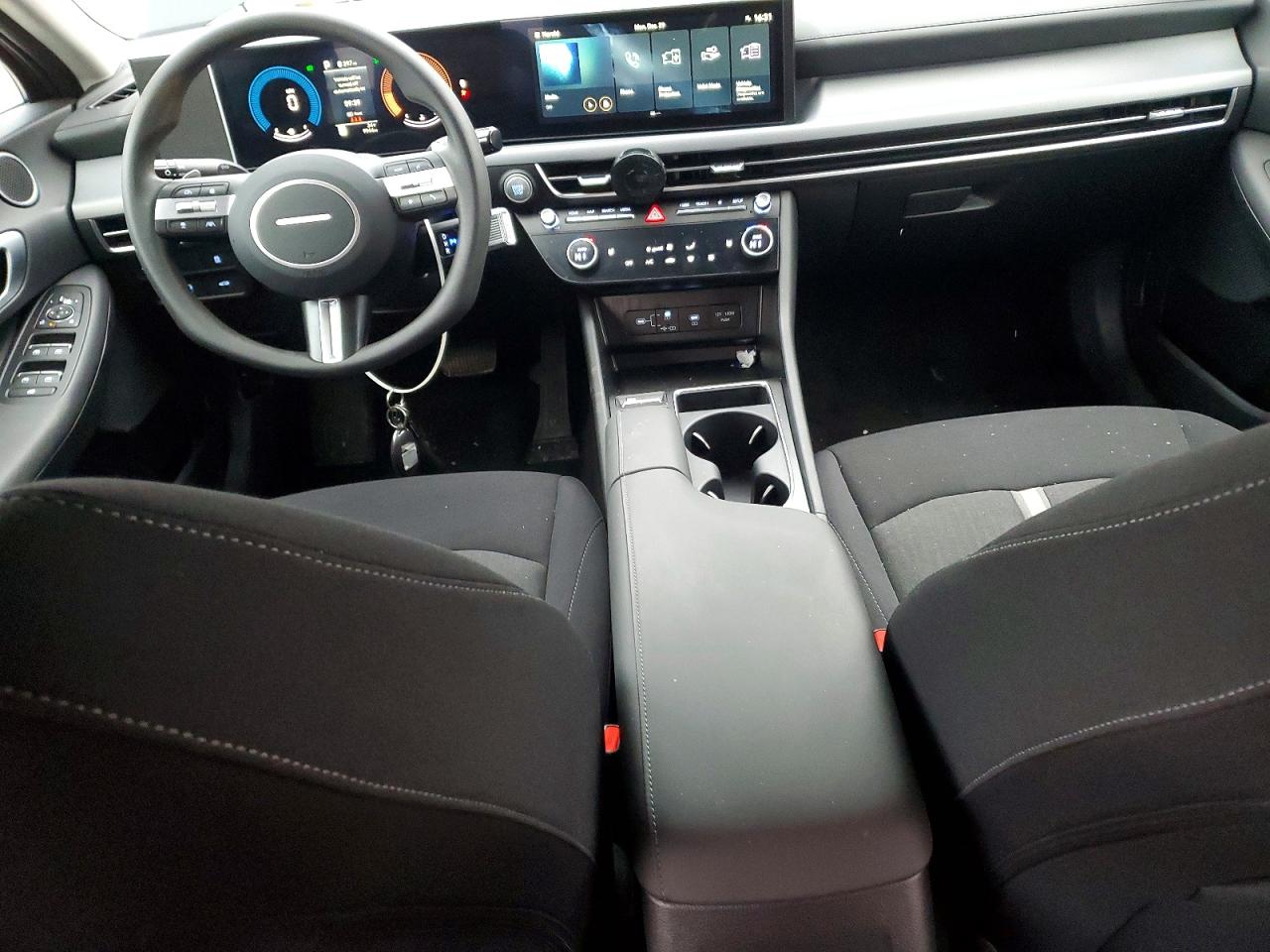 2025 HYUNDAI SONATA SEL photo 8