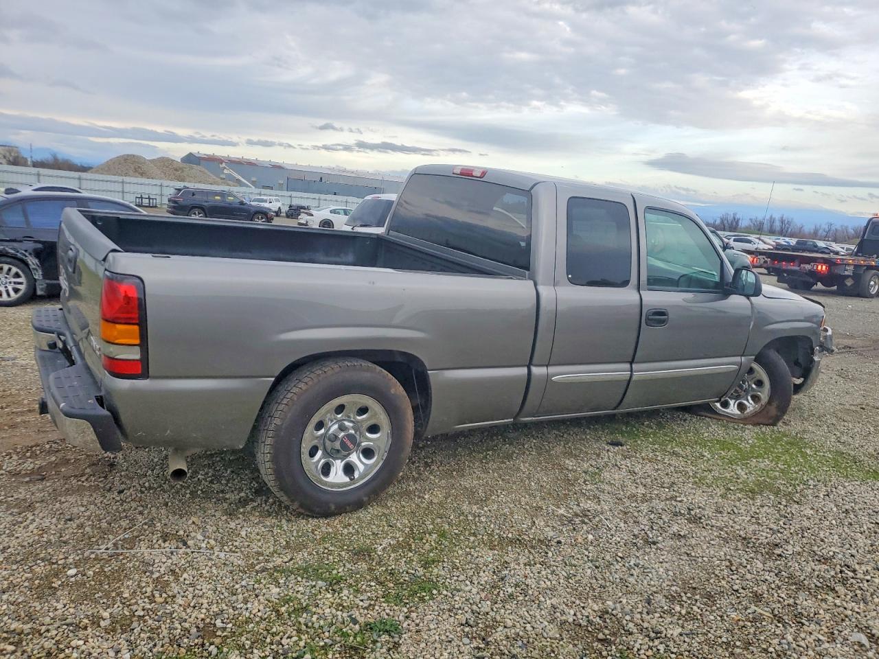 2006 GMC NEW SIERRA C1500 photo 3