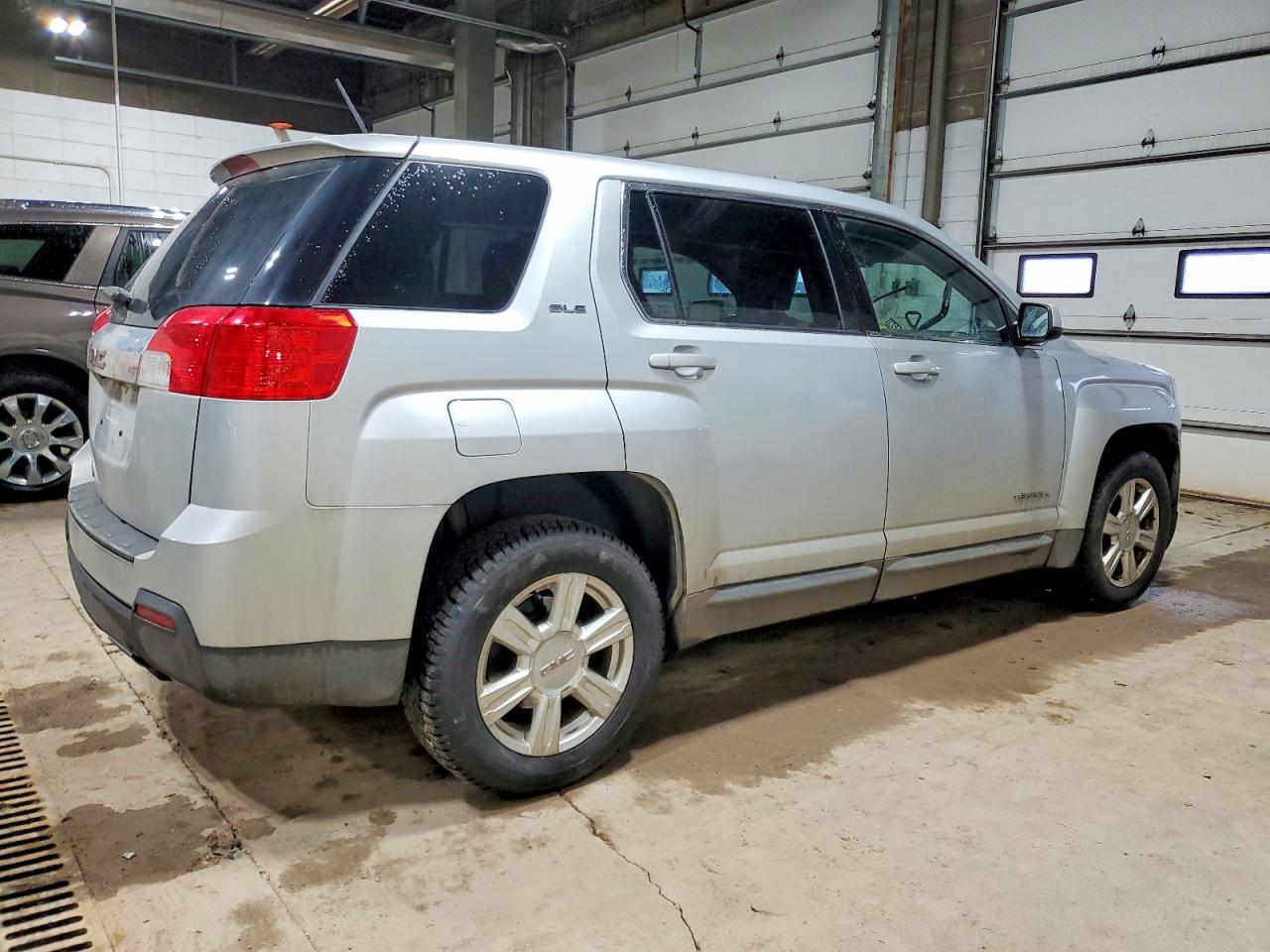 2015 GMC TERRAIN SLE photo 3