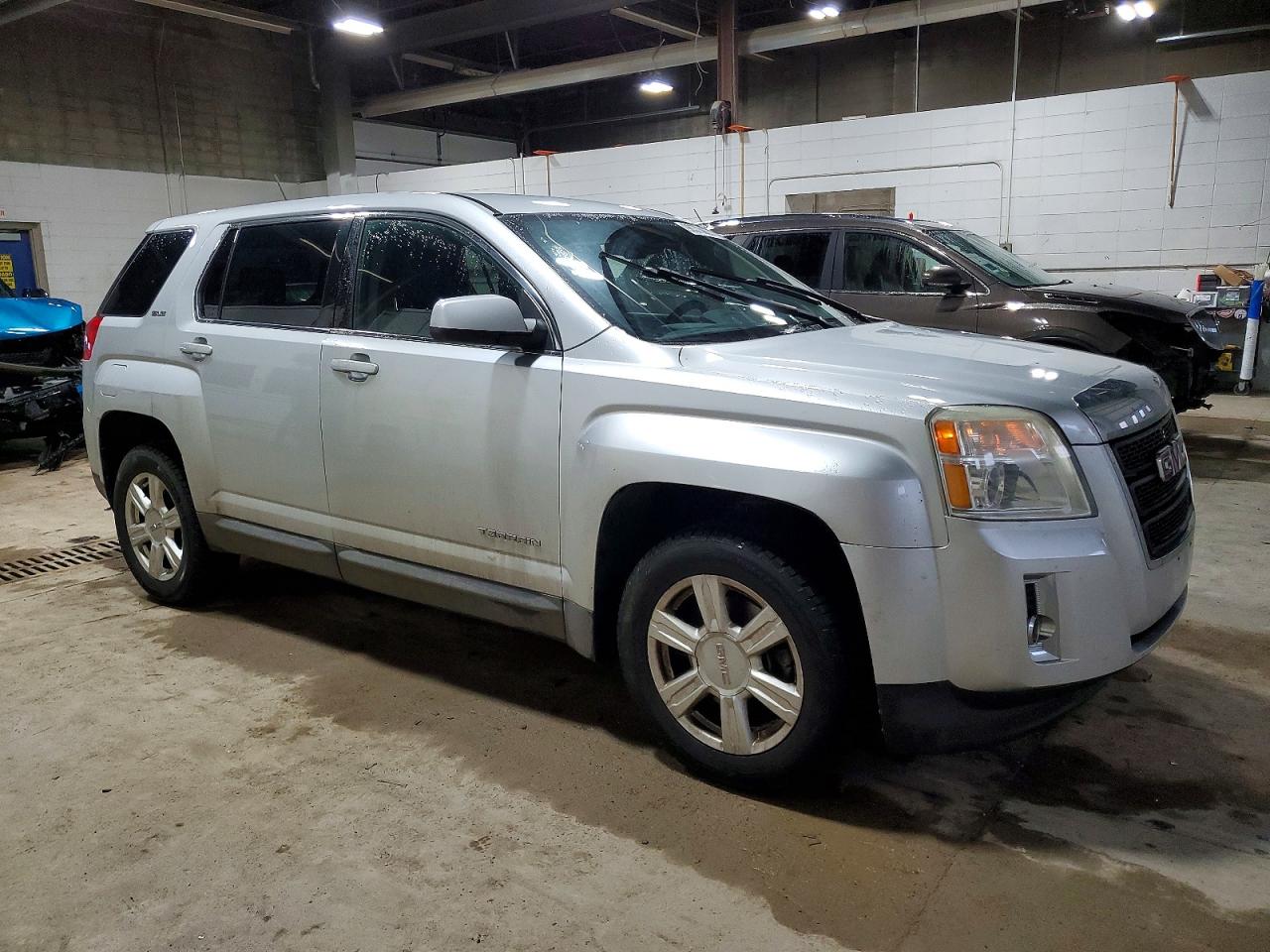 2015 GMC TERRAIN SLE photo 4
