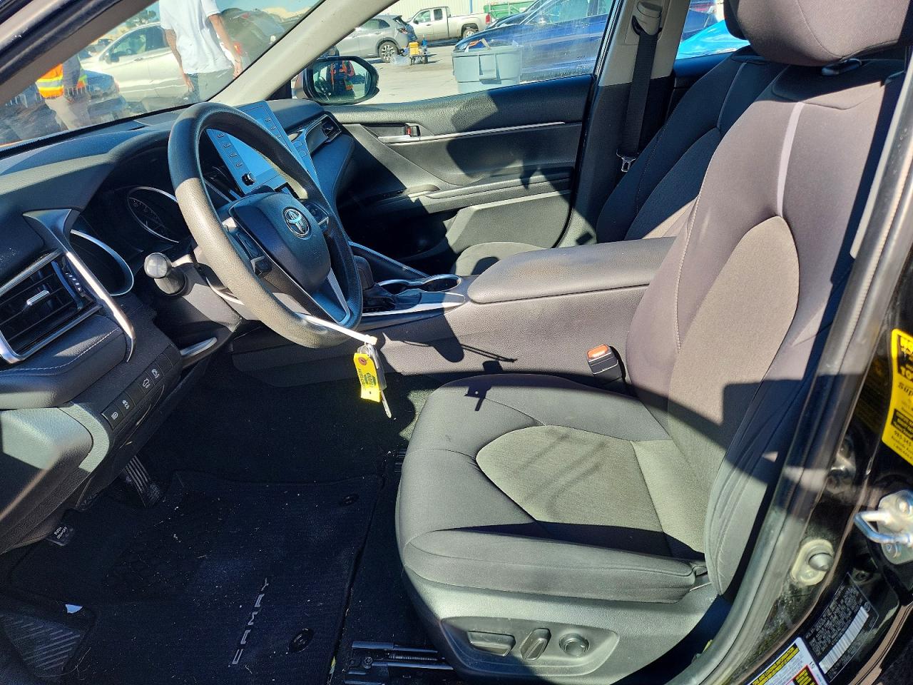 2021 TOYOTA CAMRY LE photo 11