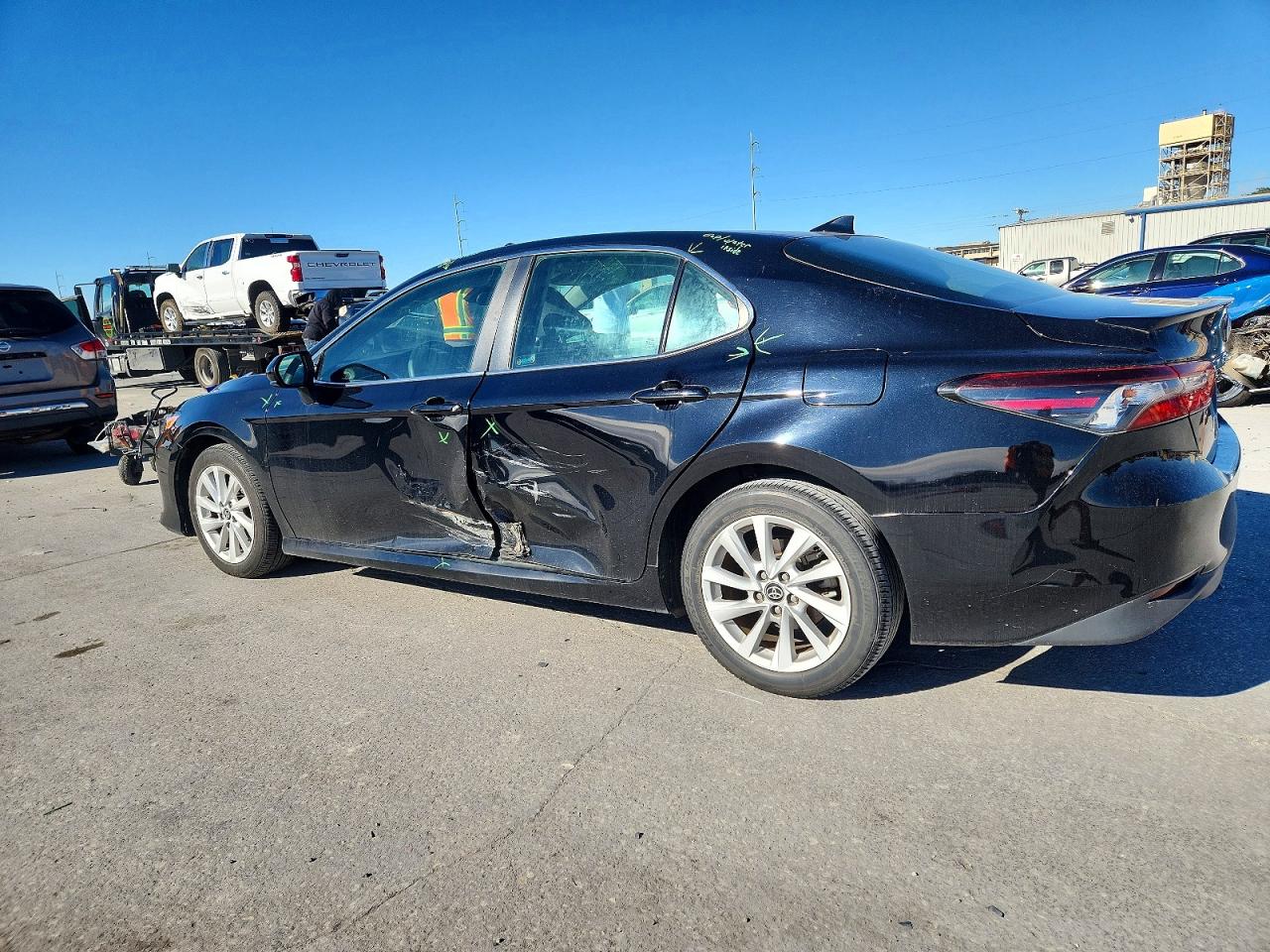 2021 TOYOTA CAMRY LE photo 3