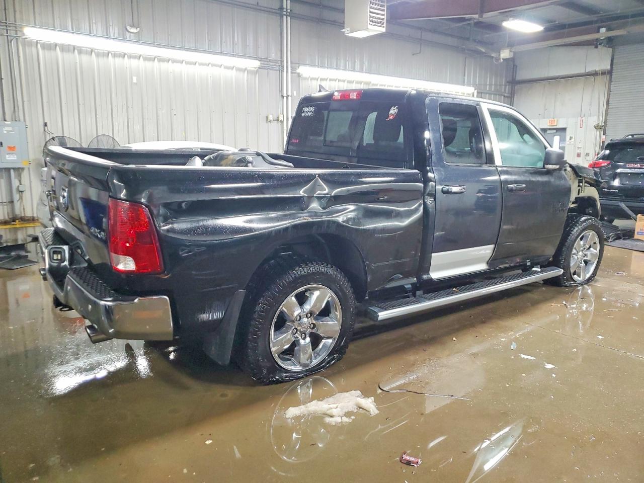 2015 RAM 1500 SLT photo 5