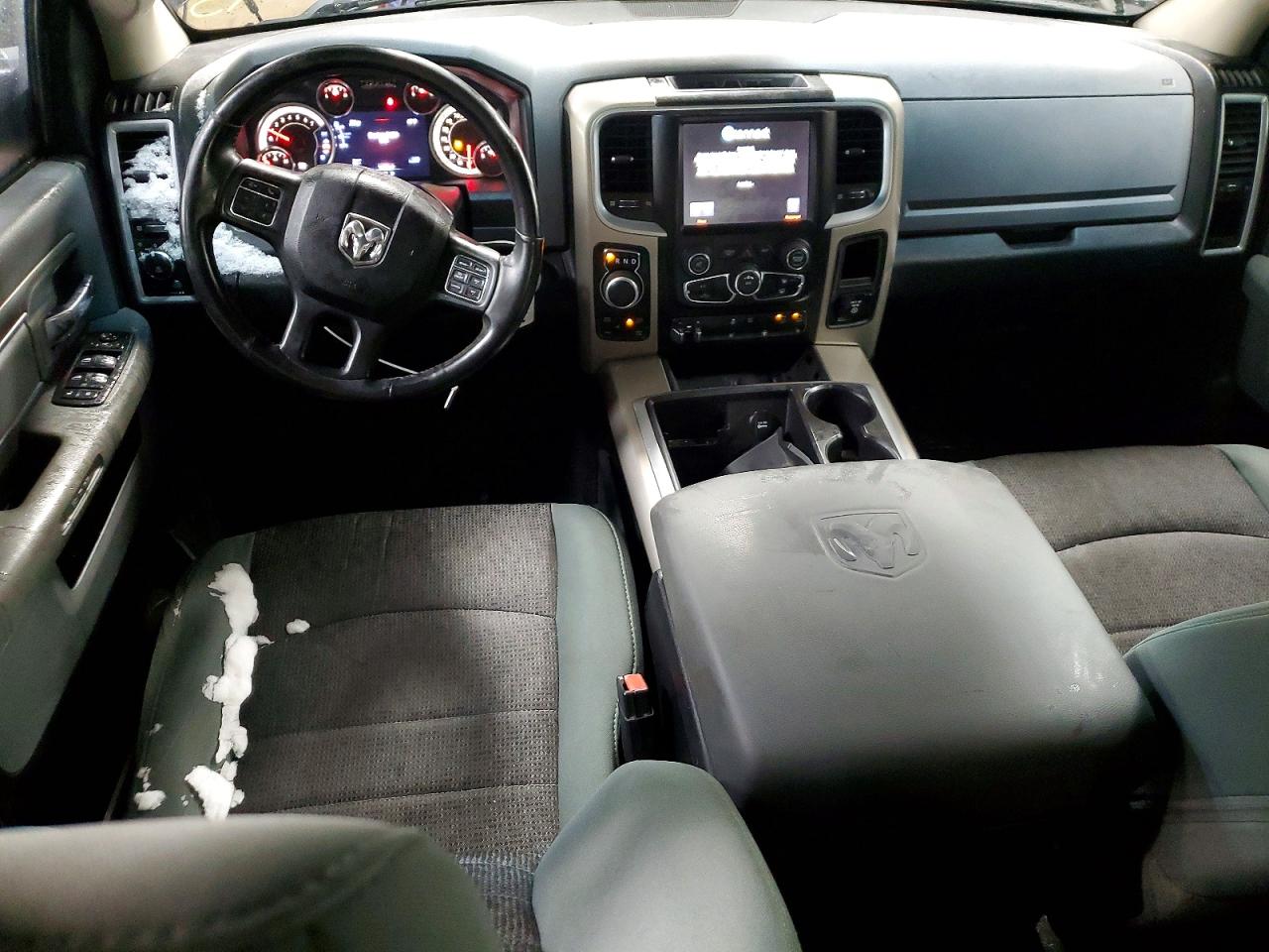 2015 RAM 1500 SLT photo 15
