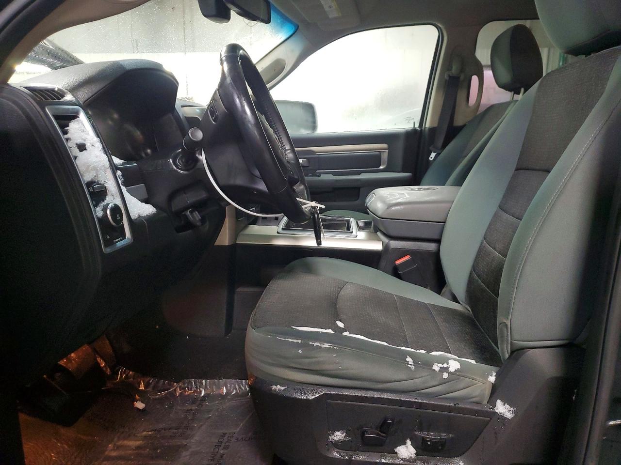 2015 RAM 1500 SLT photo 13