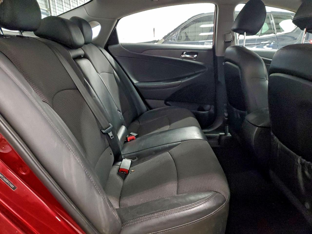 2011 HYUNDAI SONATA SE photo 10