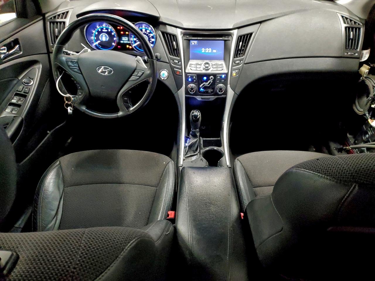 2011 HYUNDAI SONATA SE photo 8