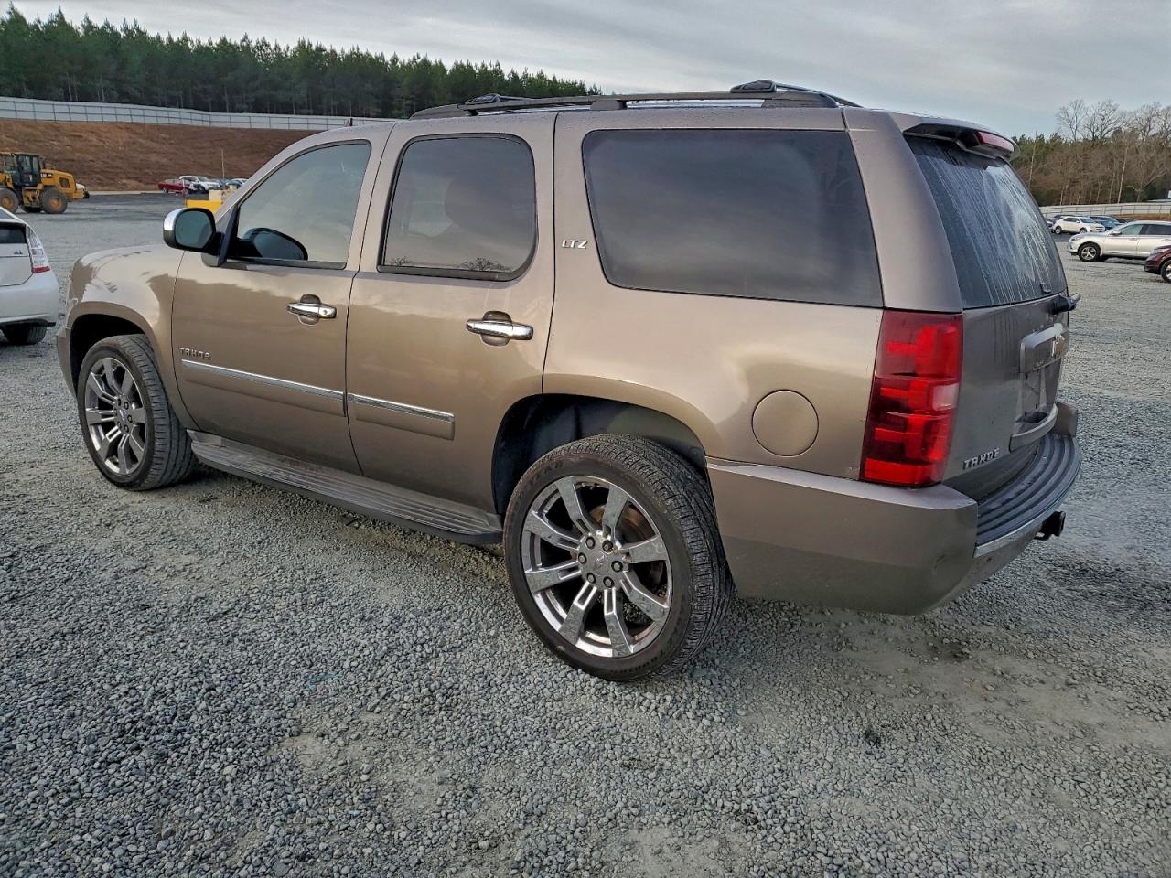 2011 CHEVROLET TAHOE K1500 LTZ photo 2