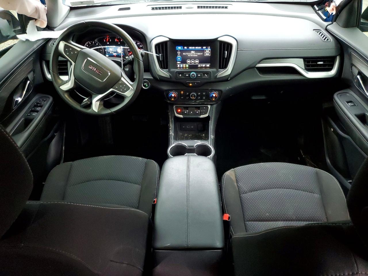 2024 GMC TERRAIN SLE photo 8
