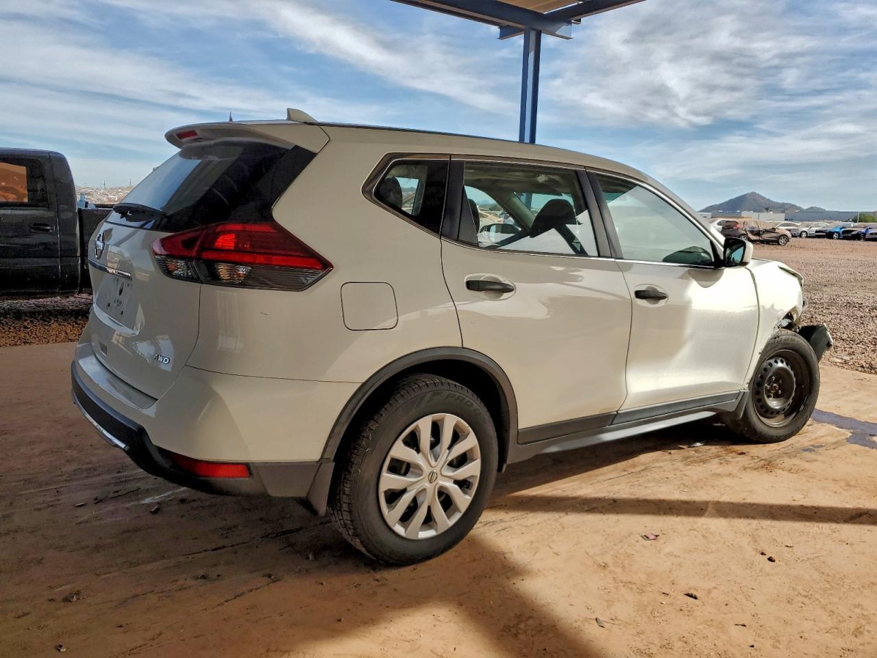 2017 NISSAN ROGUE S photo 3