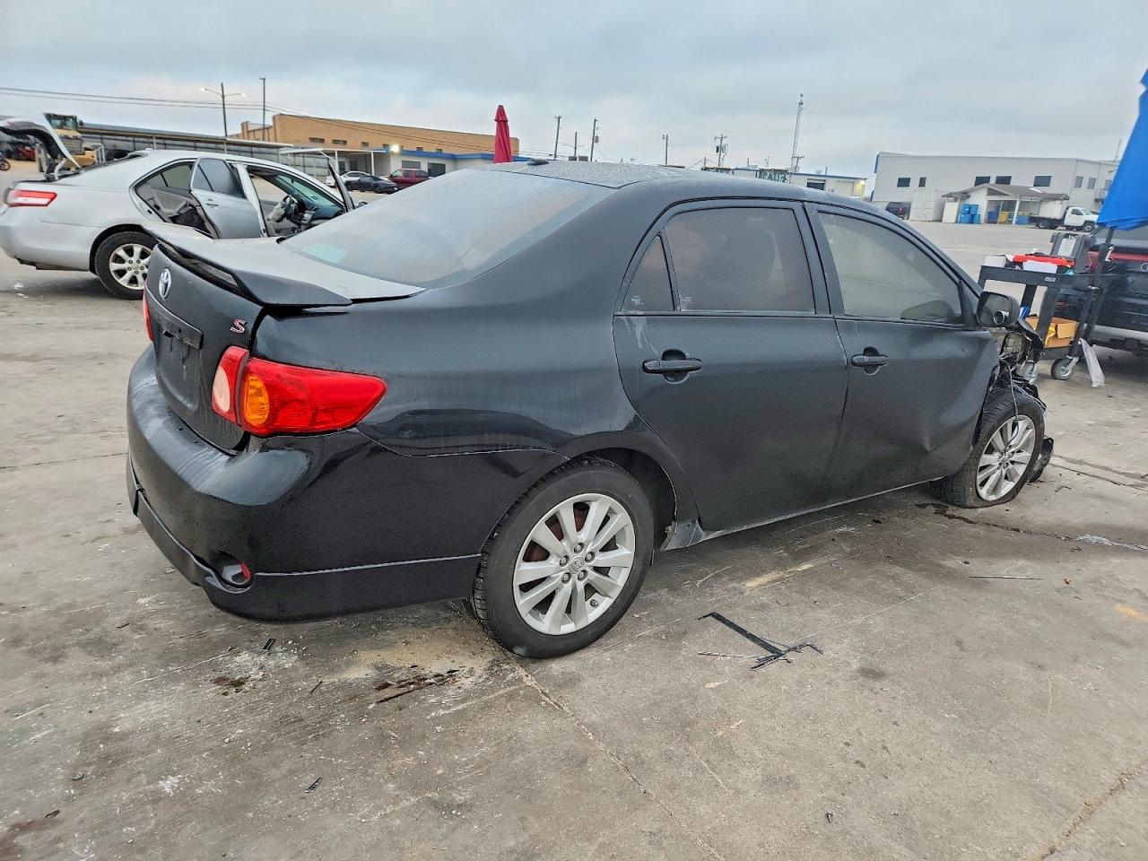 2010 TOYOTA COROLLA BASE photo 3