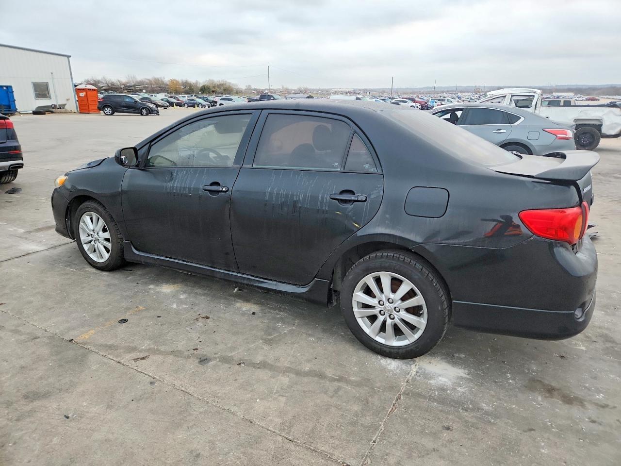 2010 TOYOTA COROLLA BASE photo 2