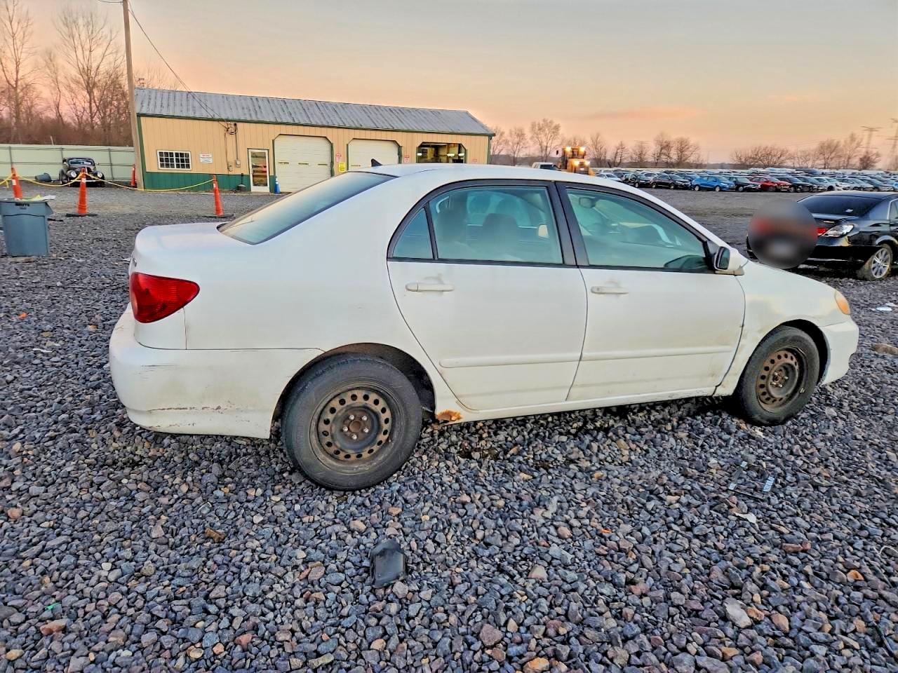 2005 TOYOTA COROLLA CE photo 3