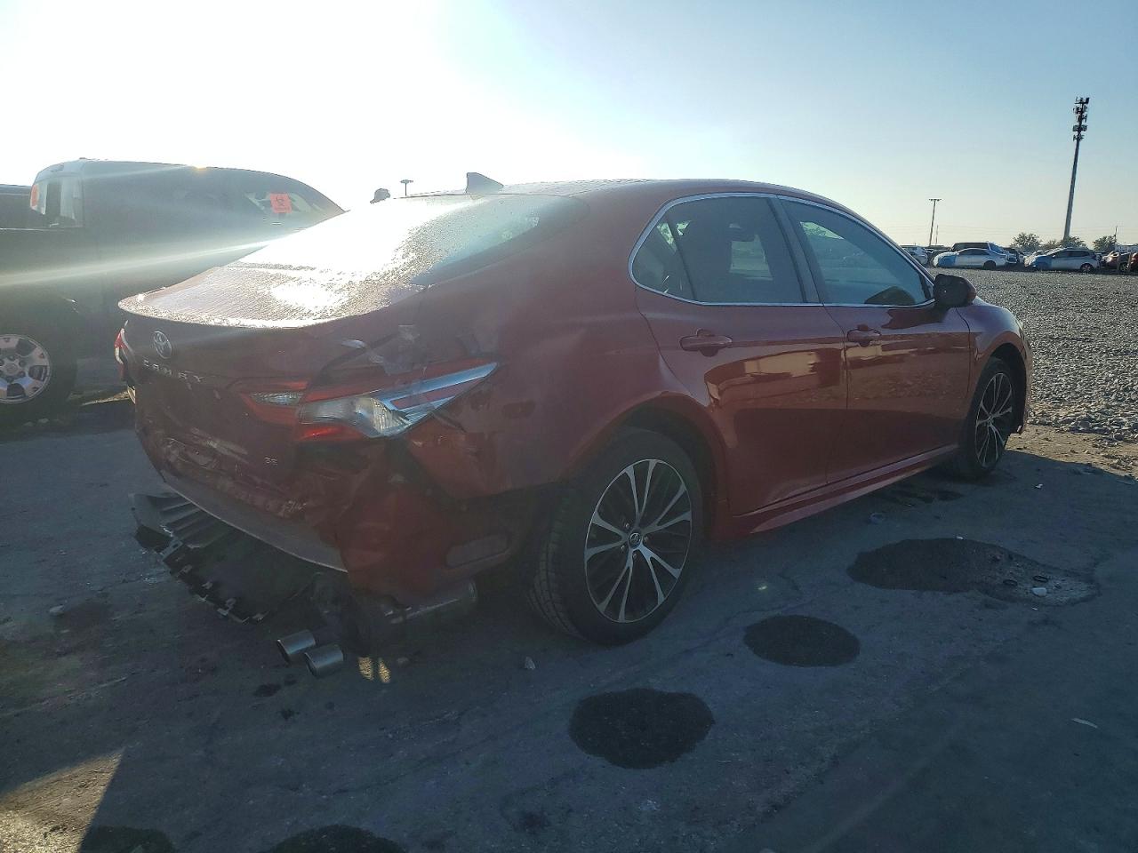 2019 TOYOTA CAMRY L photo 3