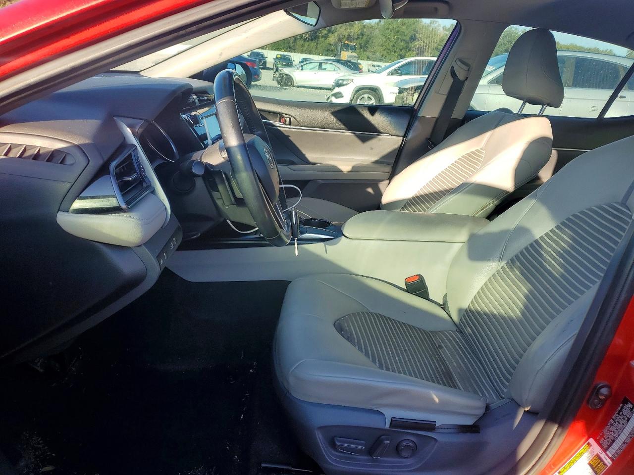 2019 TOYOTA CAMRY L photo 7