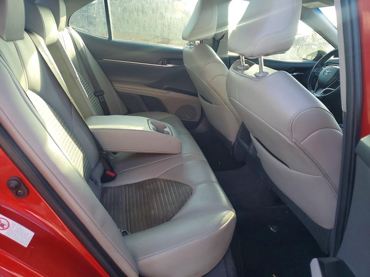 2019 TOYOTA CAMRY L photo 10