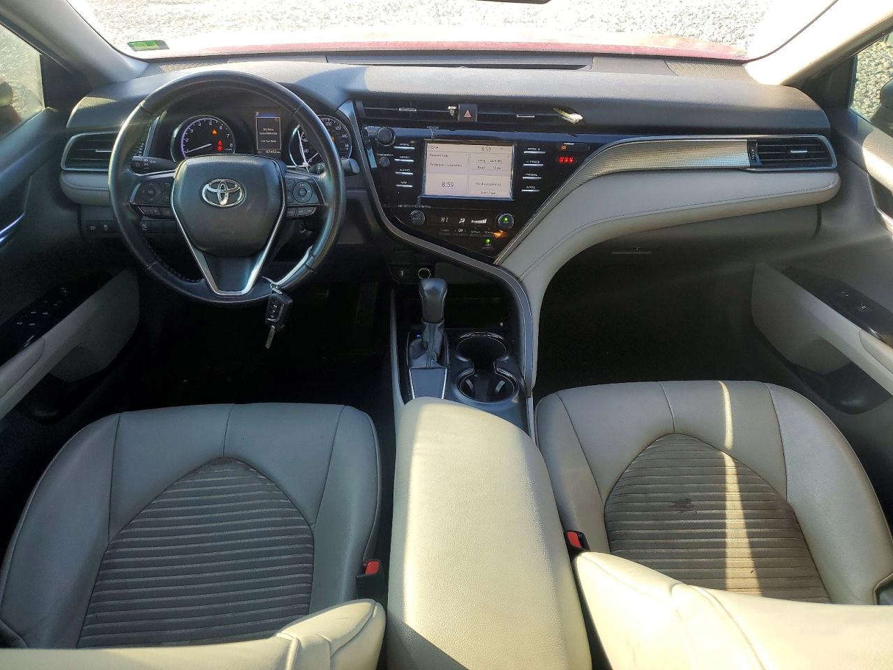 2019 TOYOTA CAMRY L photo 8