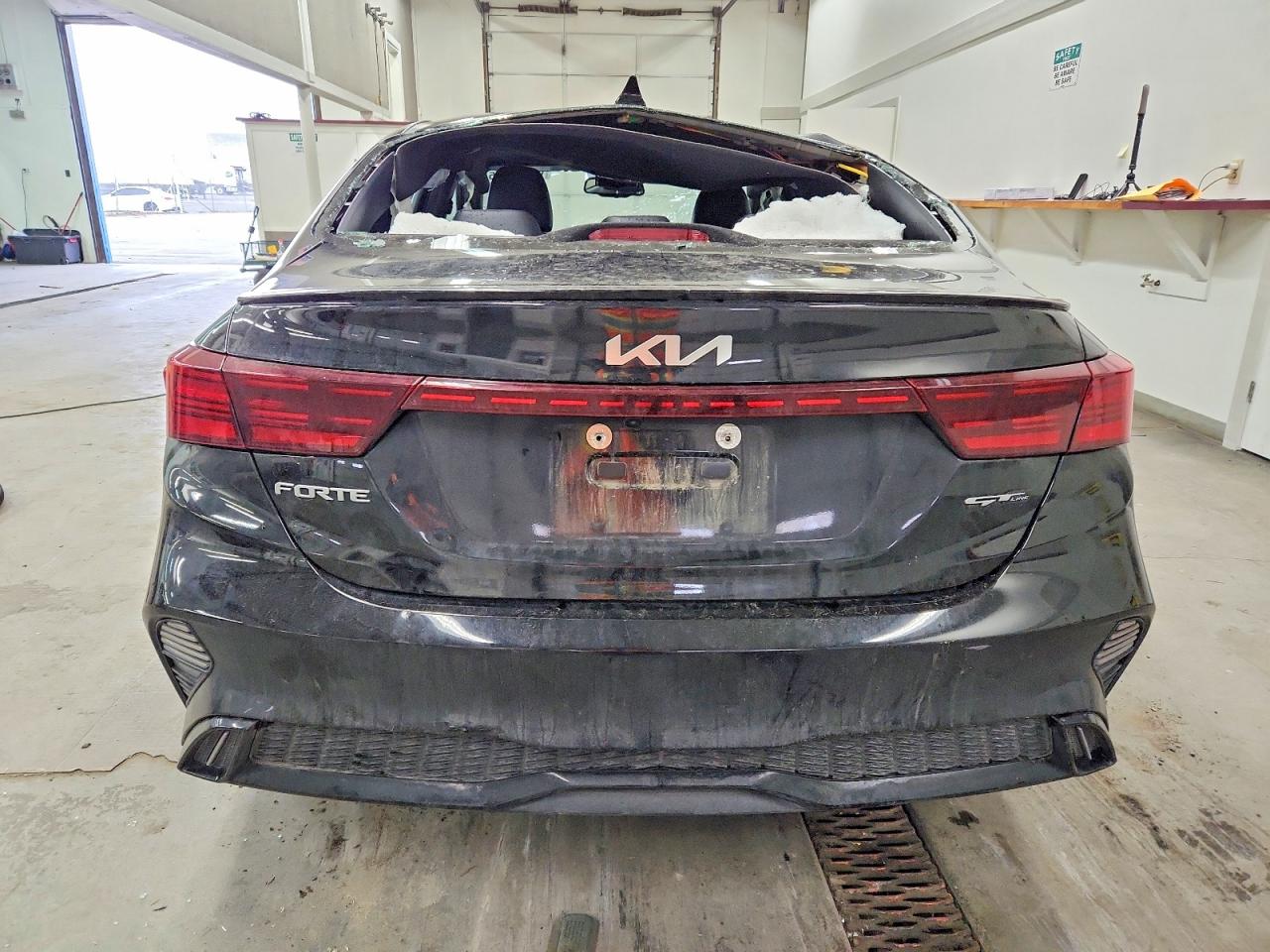 2023 KIA FORTE GT LINE photo 6