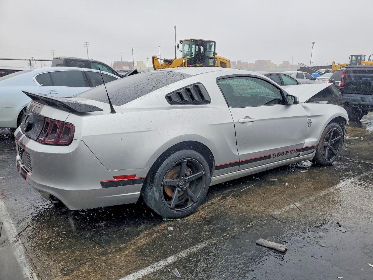 2013 FORD MUSTANG photo 3