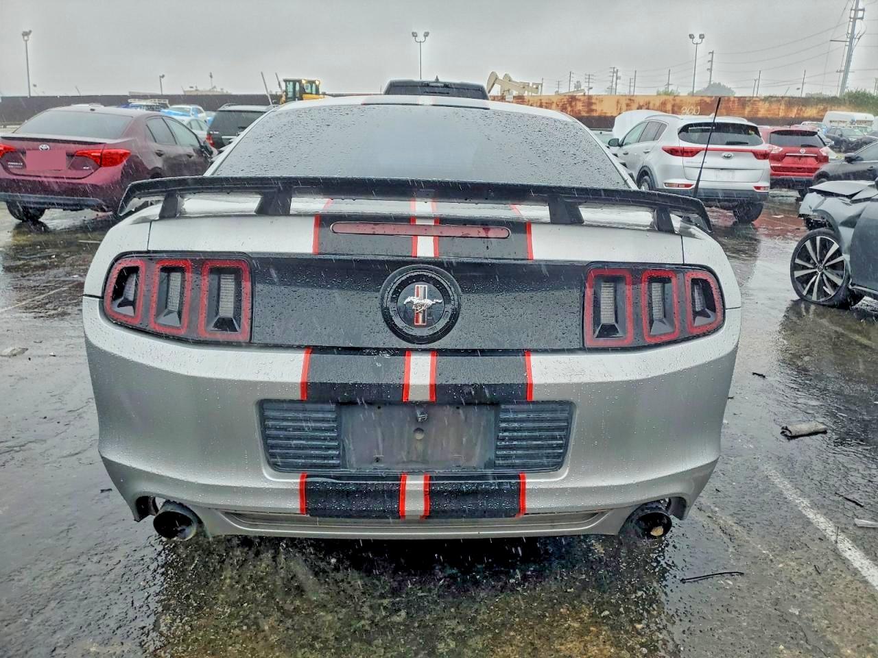 2013 FORD MUSTANG photo 6