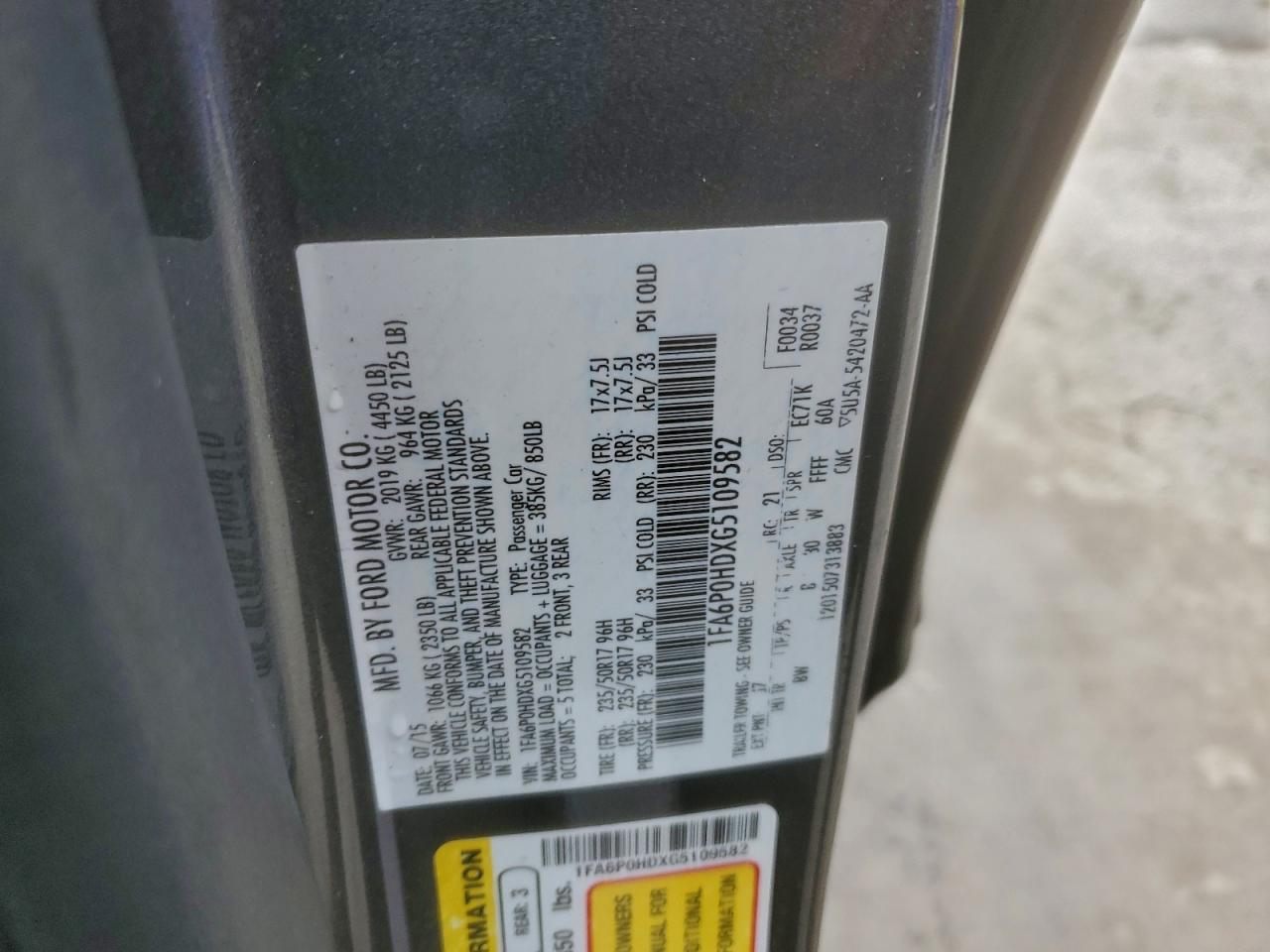 2016 FORD FUSION SE photo 12